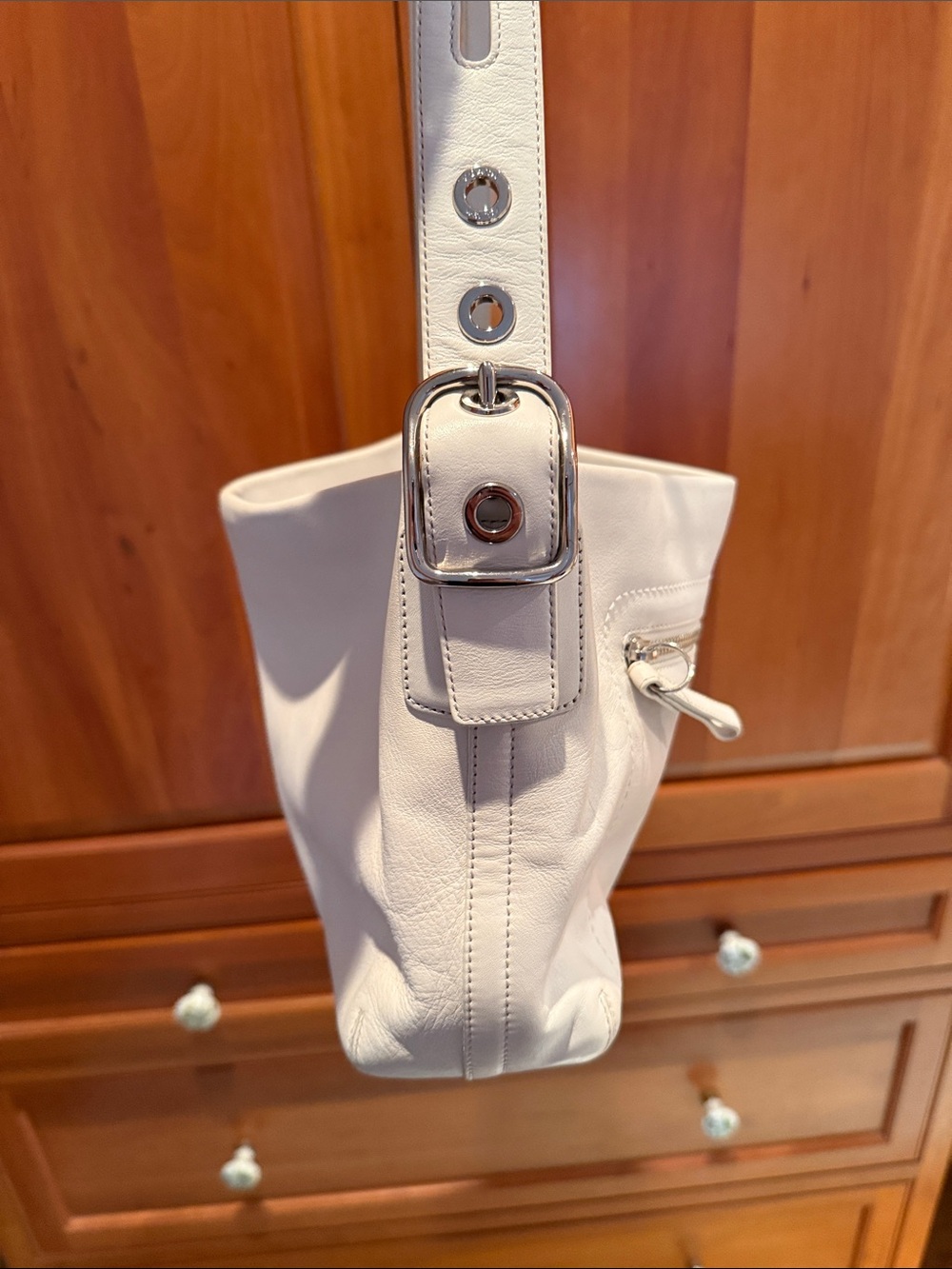 Coach East West Legacy Bag in White Leather - Picture 7 of 7